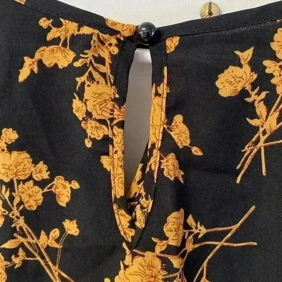 Women’s 4 XL Black and Gold SHEIN Pullover Top - Picture 5 of 8